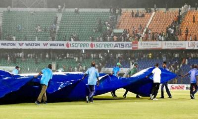 তিন উইকেট হারিয়ে চাপে বাংলাদেশ, বৃষ্টিতে খেলা বন্ধ