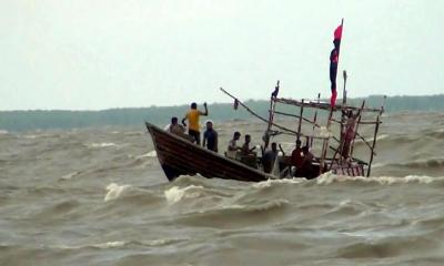 ট্রলারডুবি: ভোলার ৪৭ জেলে নিখোঁজ  