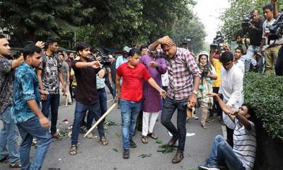 ঢাবিতে ছাত্রদলের ওপর ছাত্রলীগের হামলা, আহত ৭