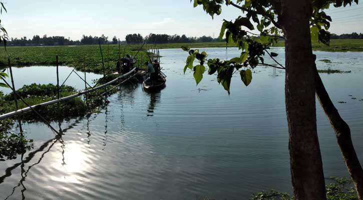 ৪ অবৈধ ড্রেজার মেশিন ও চার হাজার ফুট পাইপ বিনষ্ট