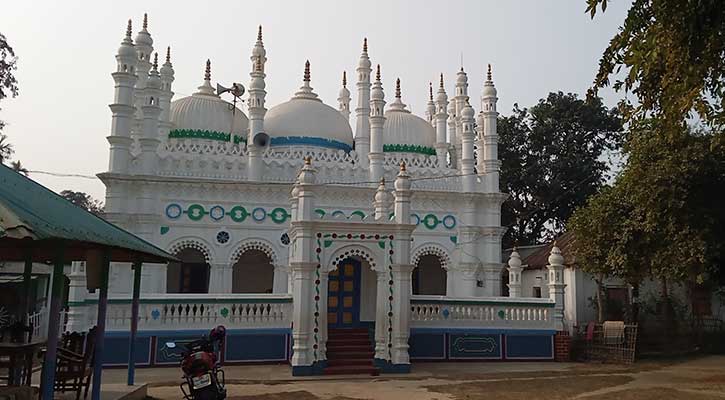 কালের সাক্ষী ঠাকুরগাঁওয়ের জমিদারবাড়ি মসজিদ