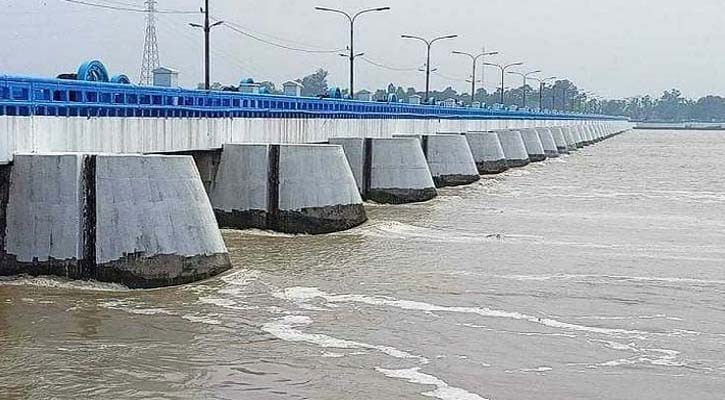 বাড়ছে তিস্তার পানি, খুলে দেওয়া হয়েছে জলকপাট