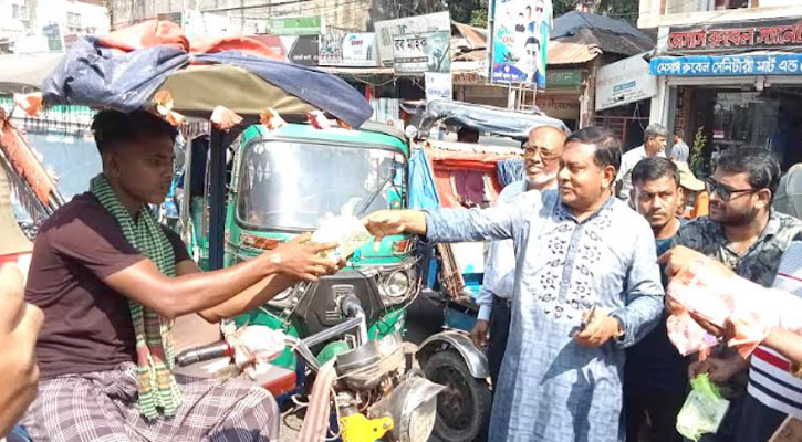 নোয়াখালীতে অবরোধে পরিবহন বের করে খাবার পেলেন চালকরা