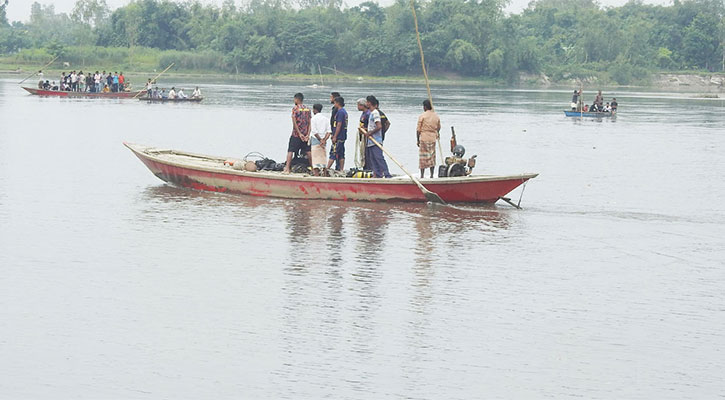 পঞ্চগড়ে নৌকাডুবি : মৃতের সংখ্যা বেড়ে ৬৪